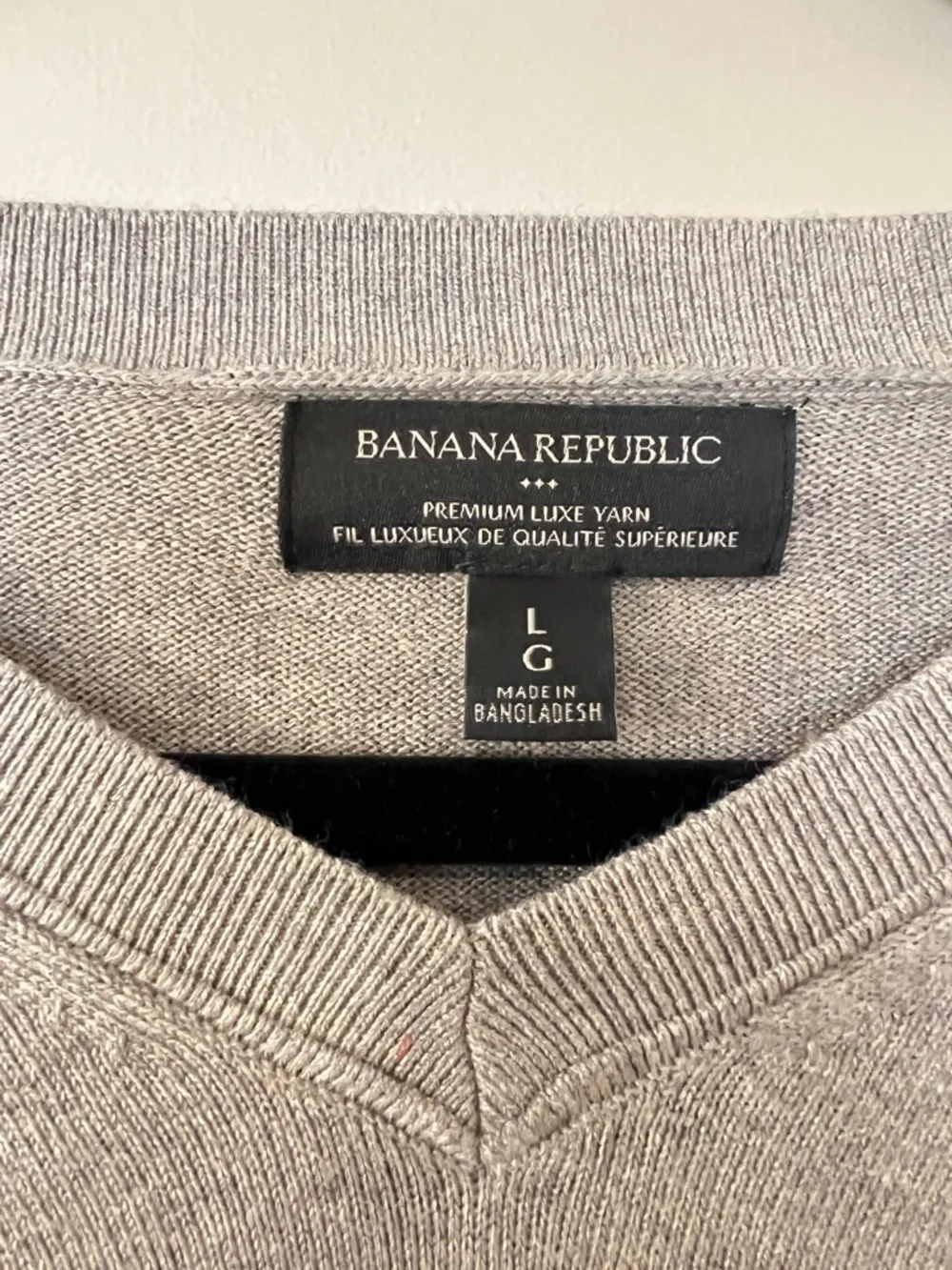 ✌🏻 2 pack of Banana Republic Men’s Merino Wool Sweaters - Beige/ Grey - Picture 8 of 8